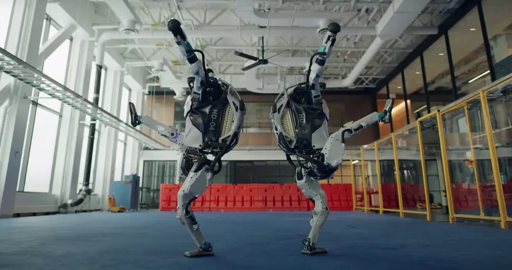 Bostan Dynamcics Robotları Dans Ederek Hünerlerini Gösterdiler